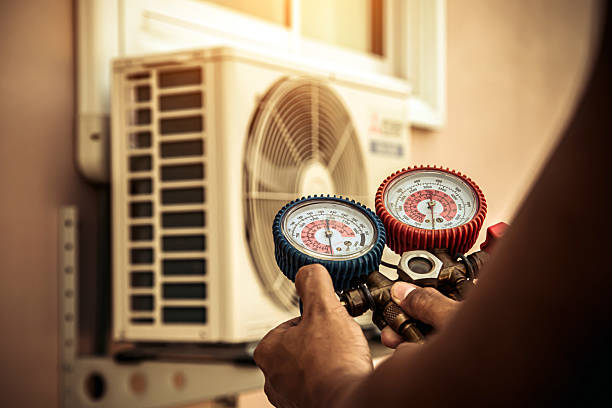 Professional Hvac technician working in Flemington, GA